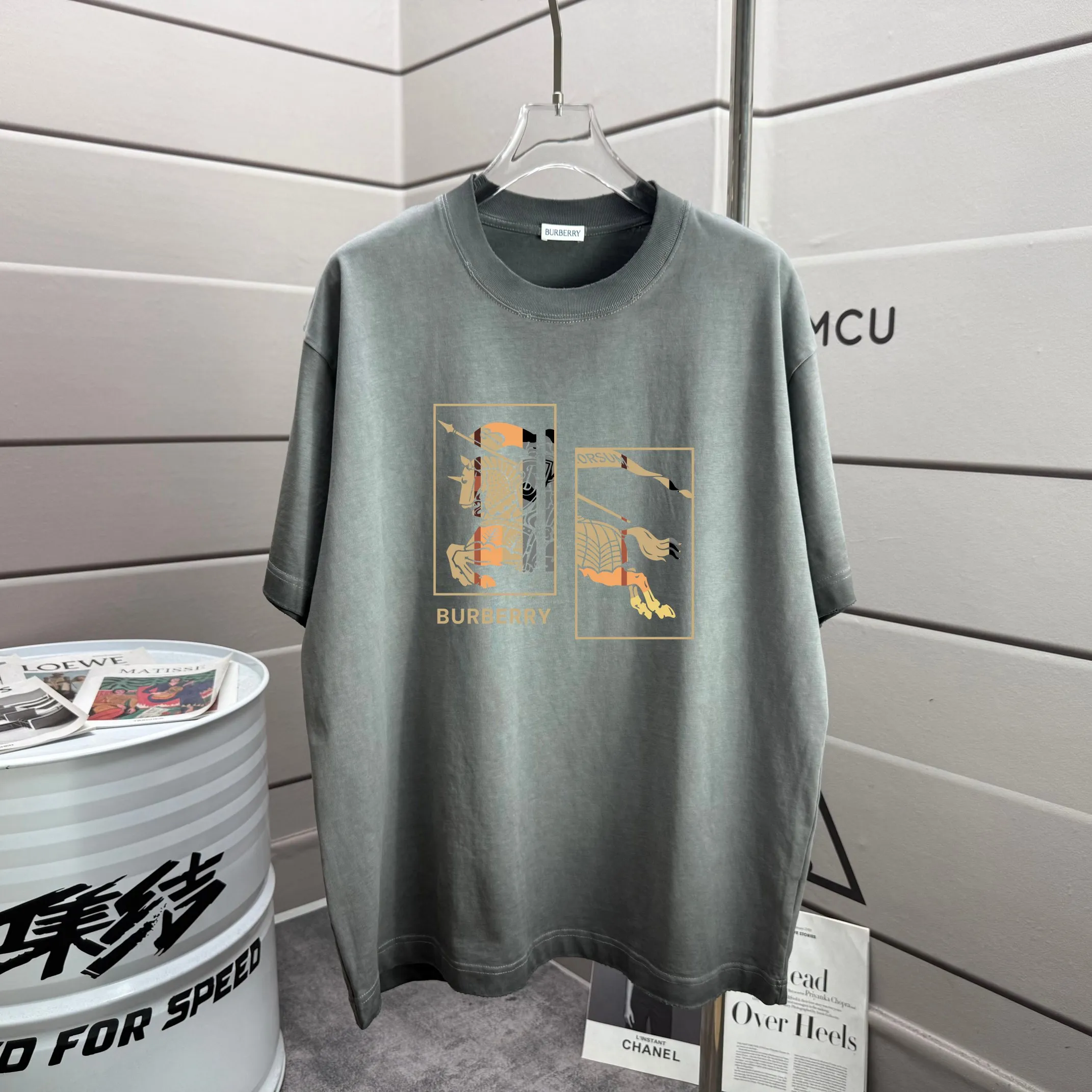# Burberr* *2026 New Arrival 320 tee Same Style :Black White Size :S M L XL XXL Size： S （90-130 ） M （120-150 ） L （140-165 ） XL （160-180 ） XXL （180-210 ）